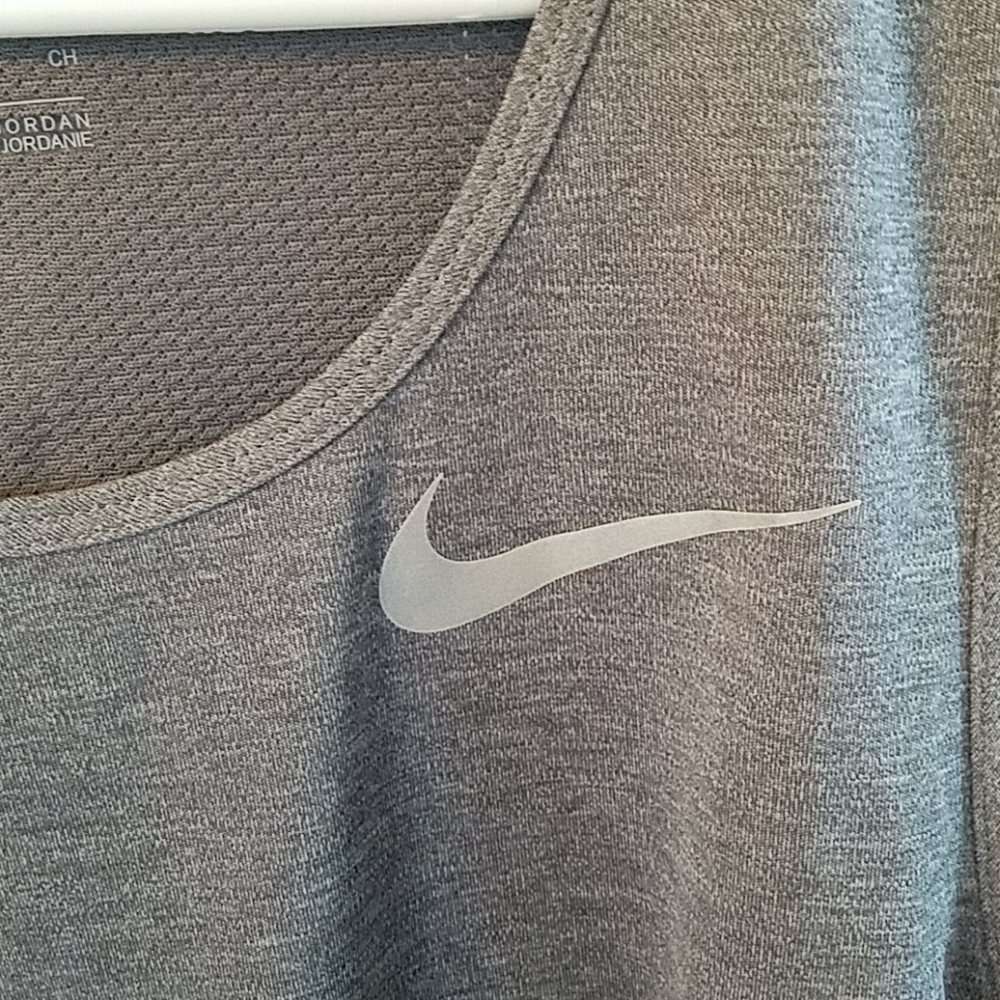NIKE Dryfit Men's  Sleeveles… - Picture 7 of 9
